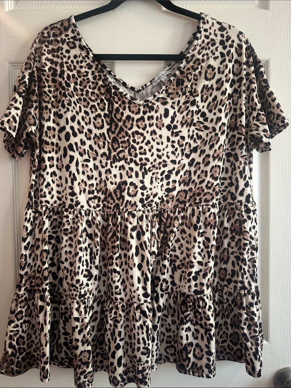 white birch Leopard Print V-Neck Oversized Tiered Tunic Like New